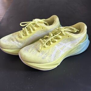 ASICS Novablast 3 - size 7.5